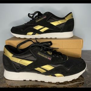 Reebok Classics Nylon Black/Gold men’s size 9